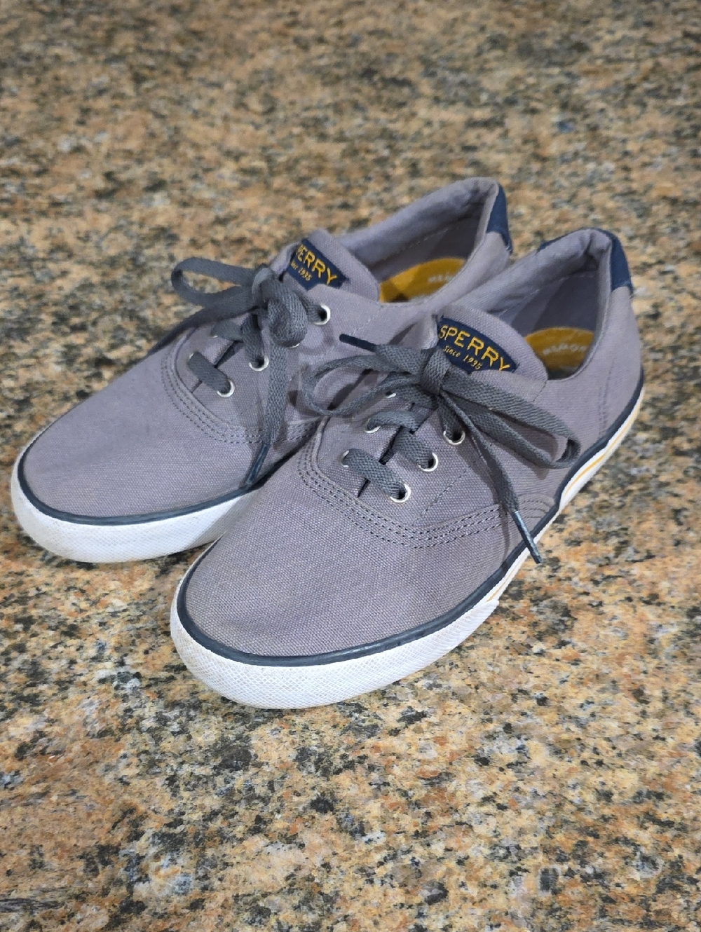 Sperry Kids Gray Canvas Lace-Up Sneakers with Navy Trim Size 4Y